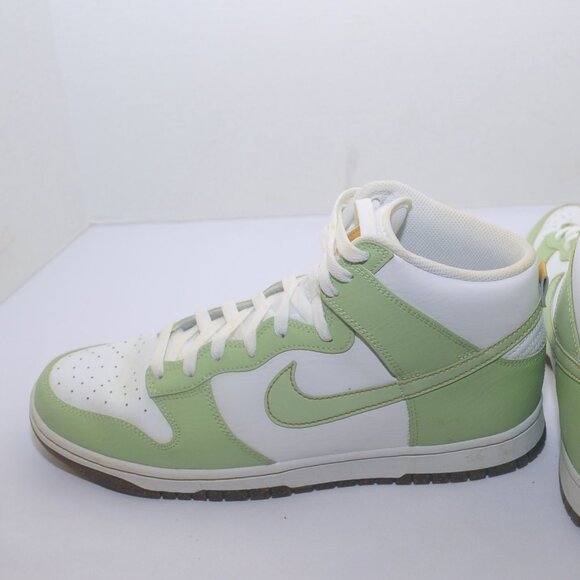 Mens NIB Nike Dunk High SE Sneakers Size 11 1/2 Green Honeydew & Summit White - Picture 11 of 14